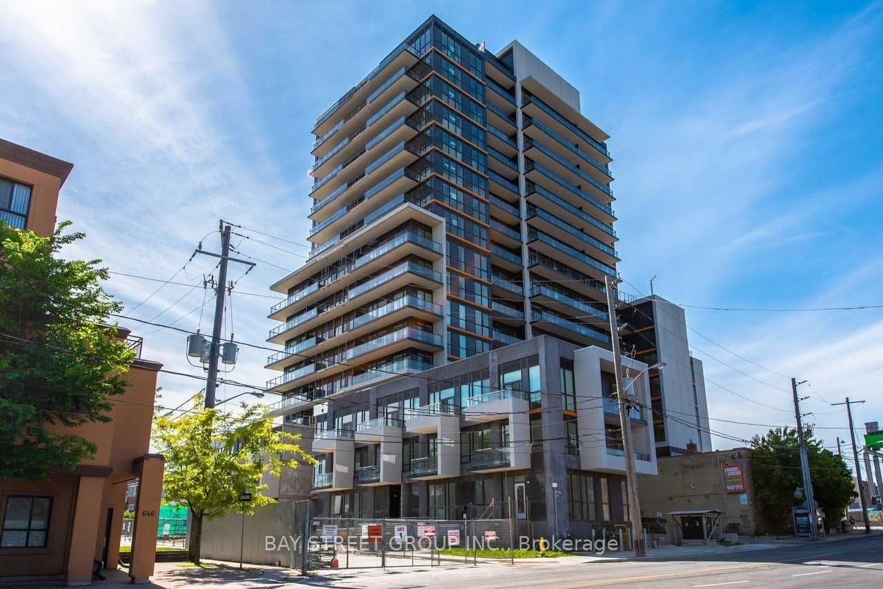 #206 1603 Eglinton Avenue