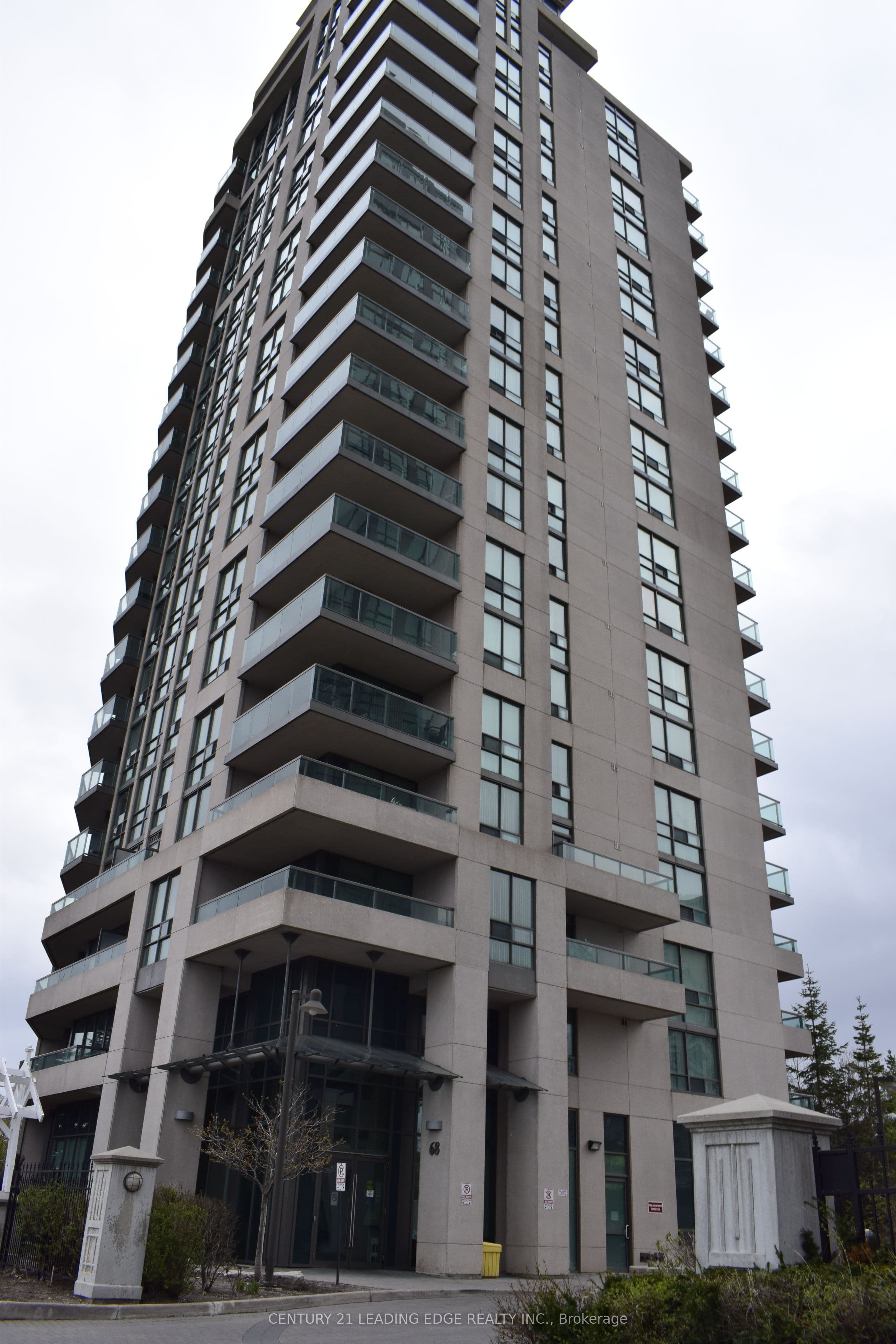 #501 68 GRANGEWAY Avenue - Photo 1
