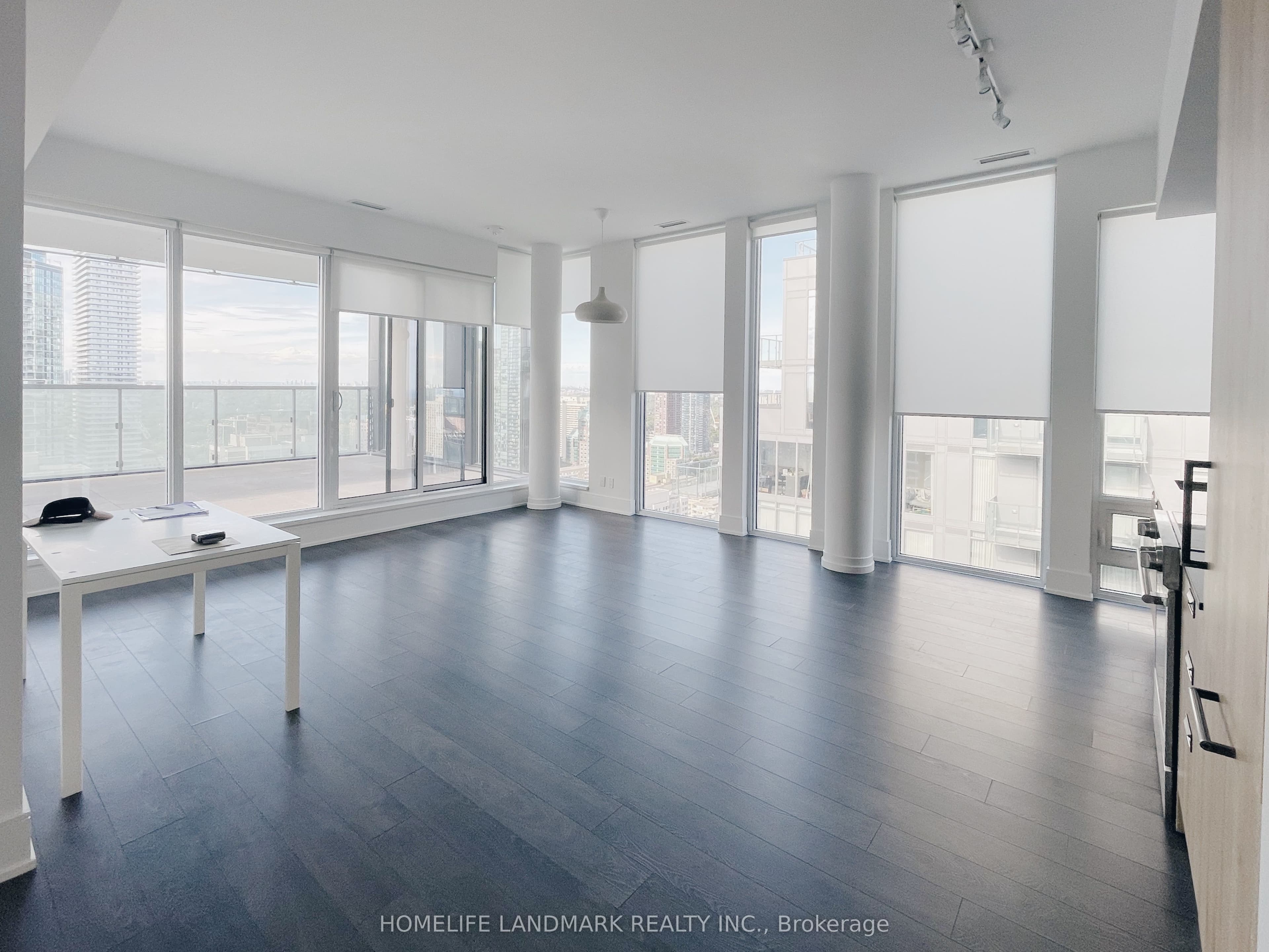#Lph3605 28 Wellesley Street