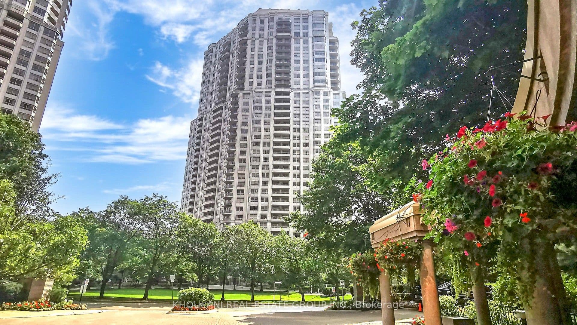 #1423 25 Kingsbridge Garden Circle - Photo 1