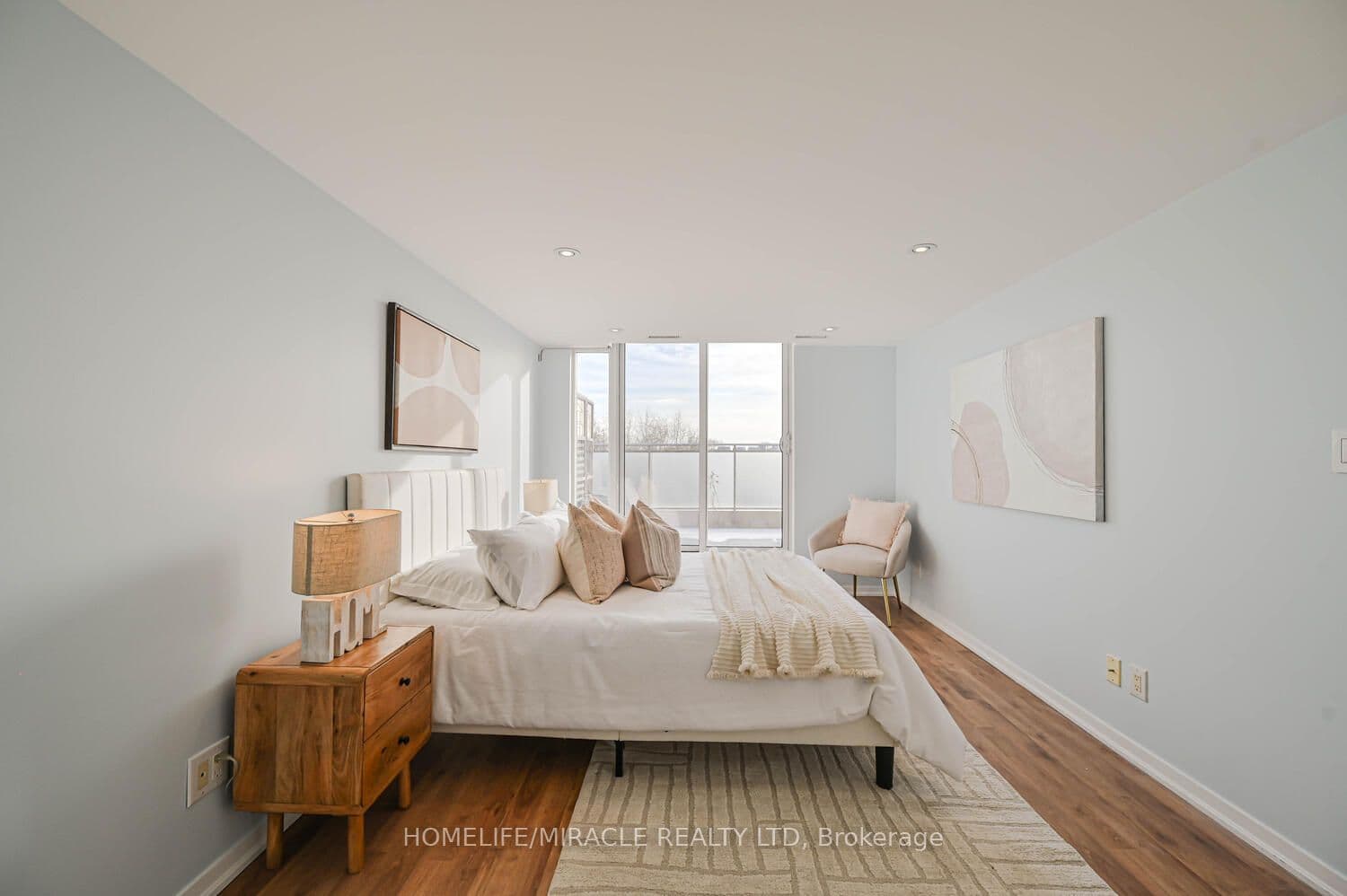 #608 801 Sheppard Avenue