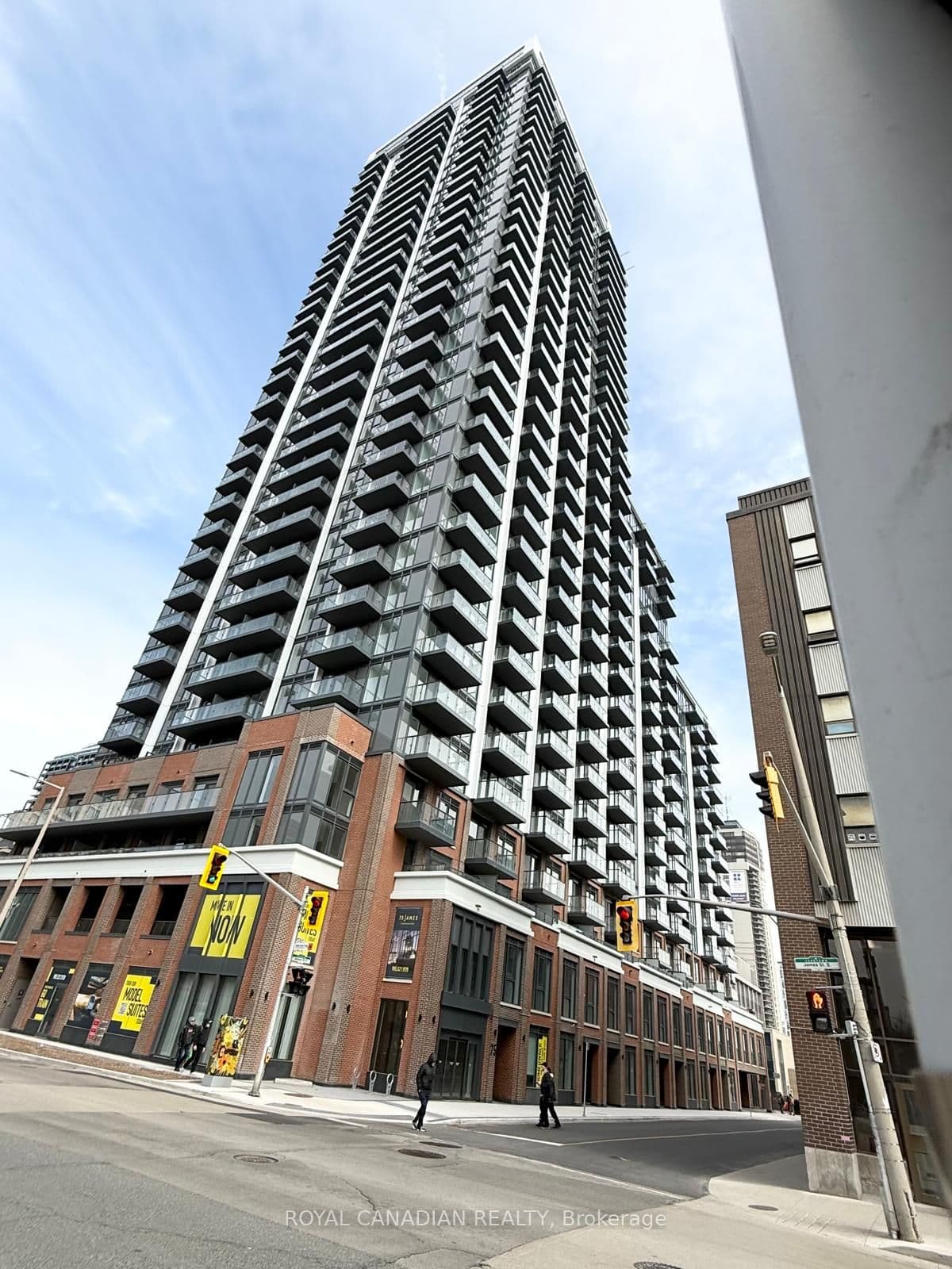 #418 75 James Street