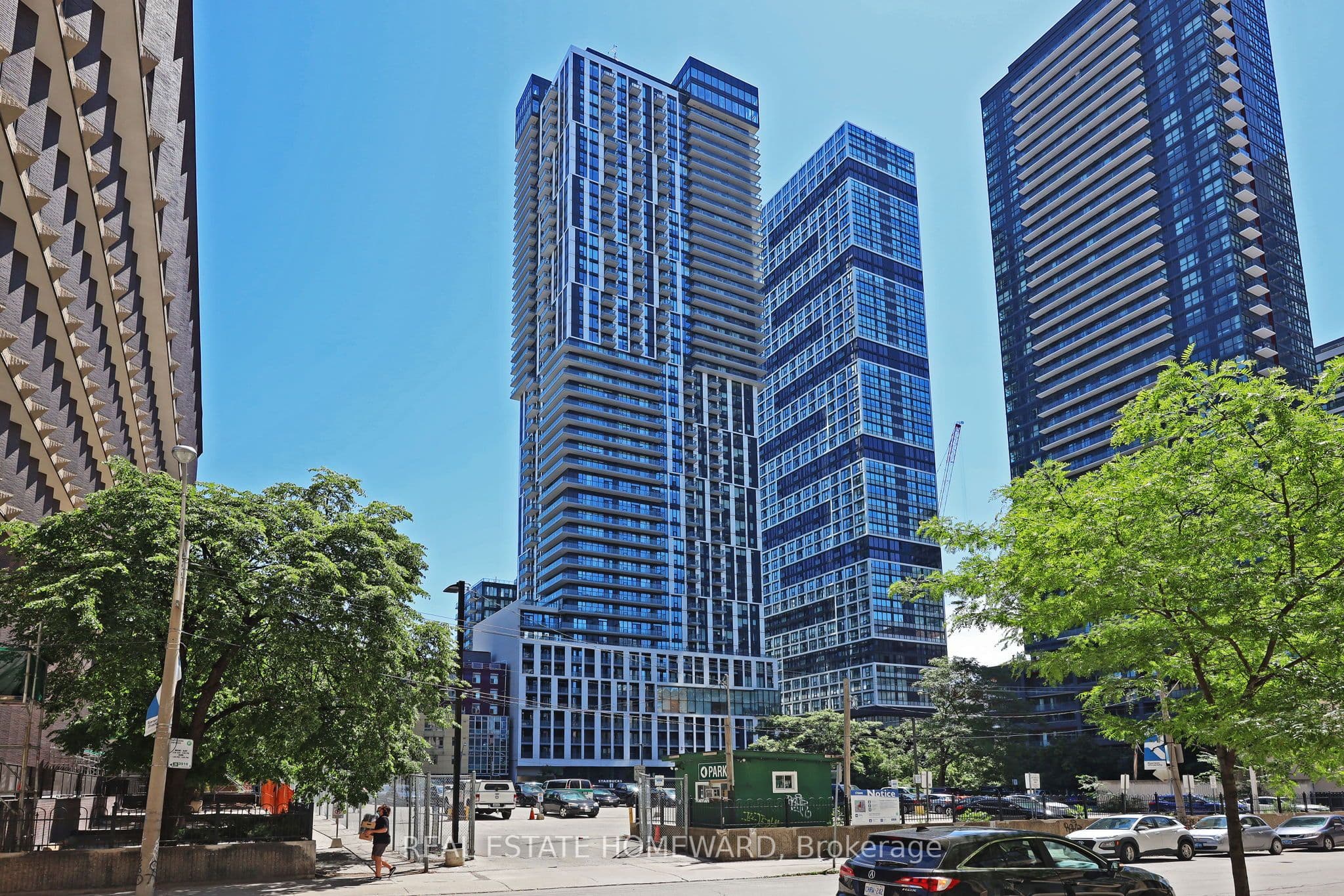 #2006 251 Jarvis Street