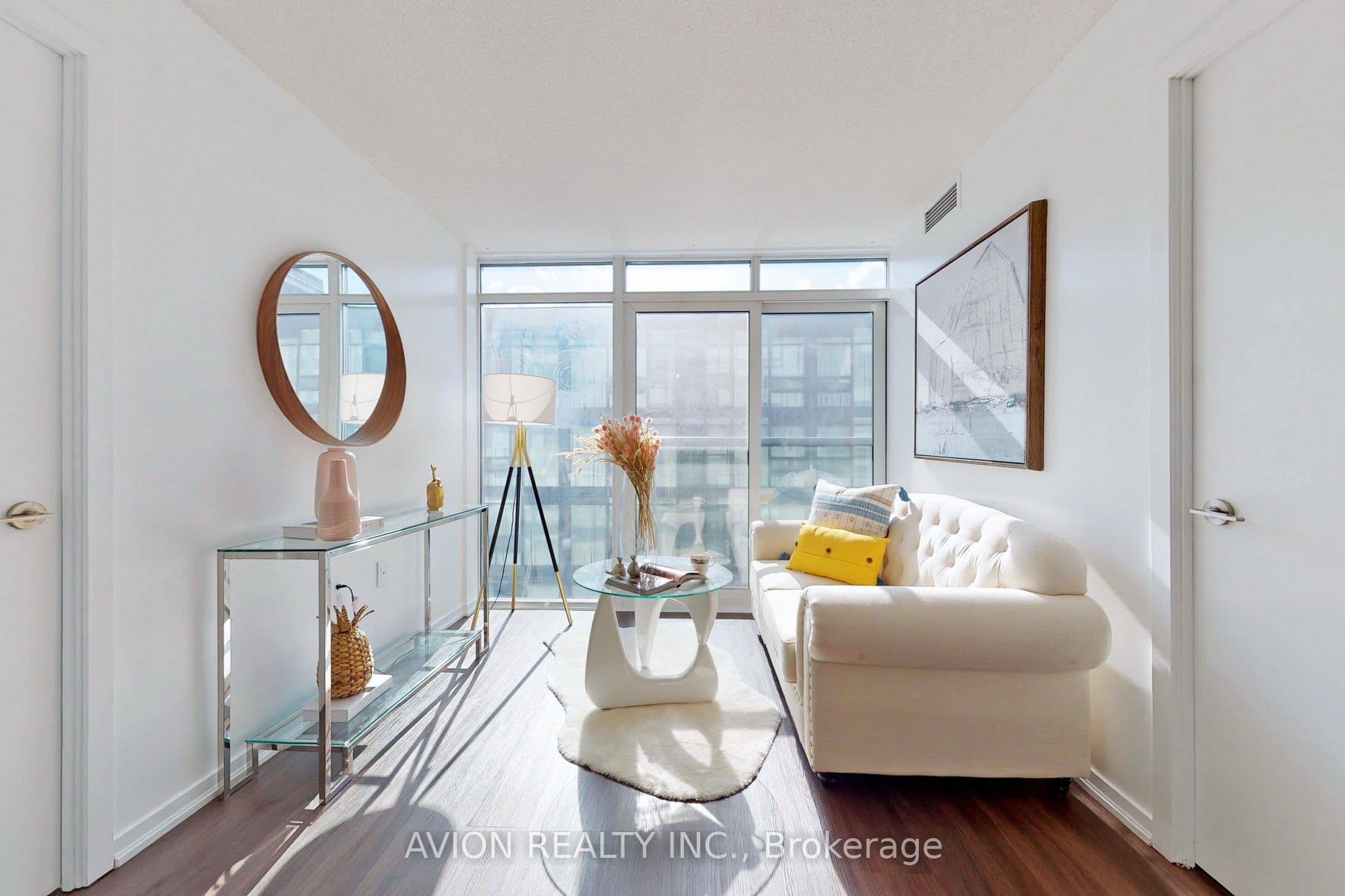 #2106E 36 Lisgar Street