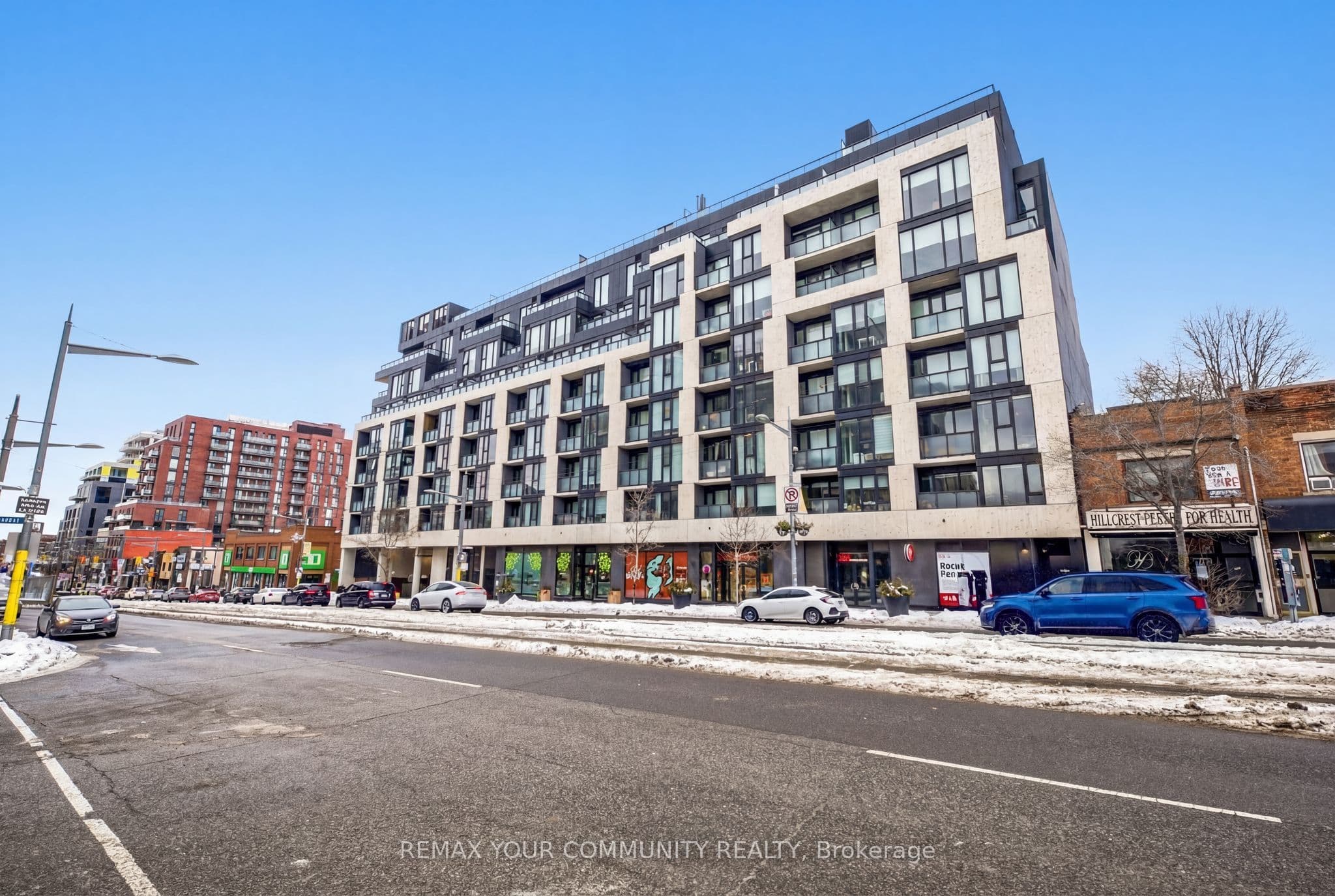 #515 840 St Clair Avenue