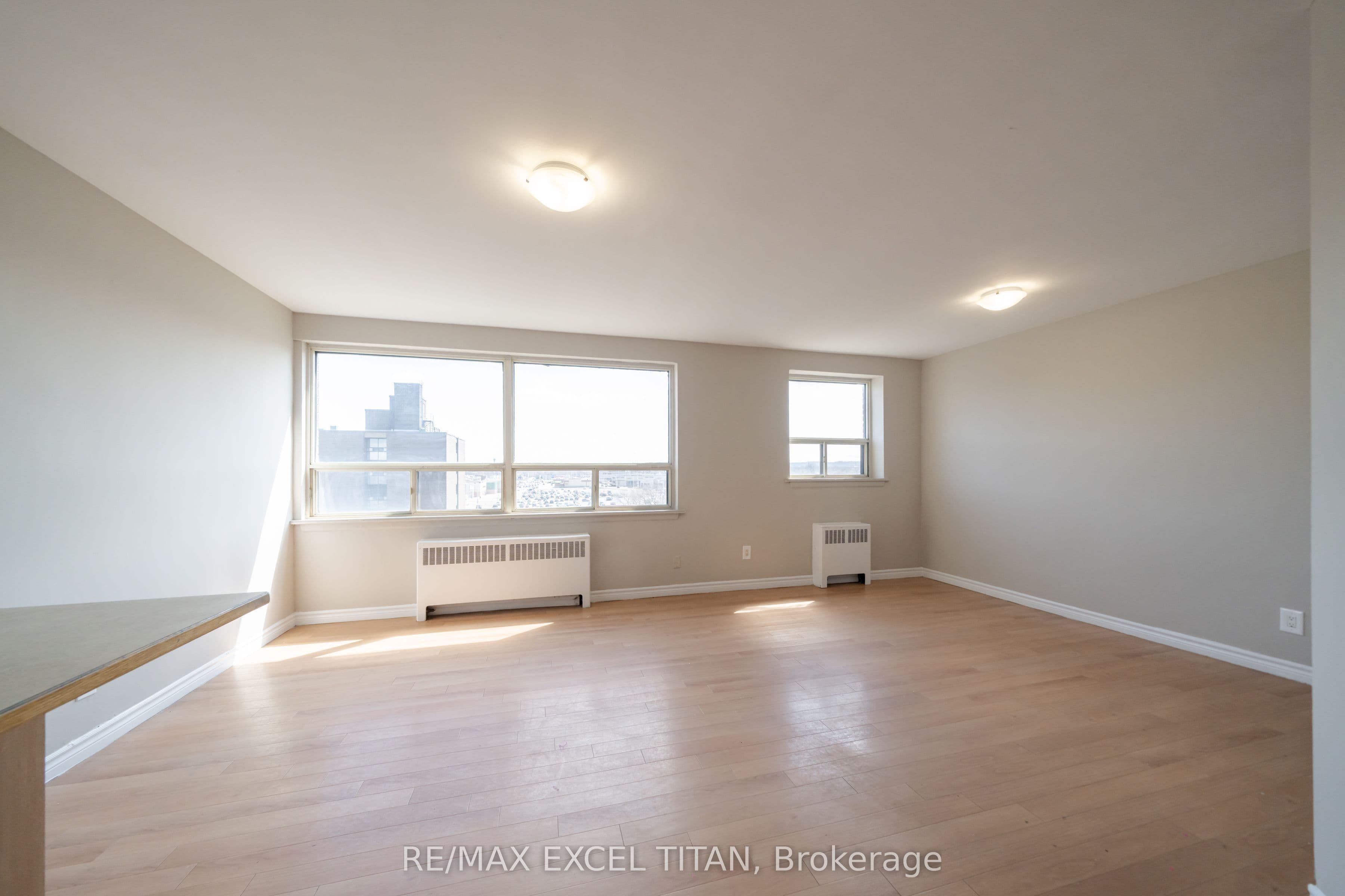 #436D 468 Ottawa Street