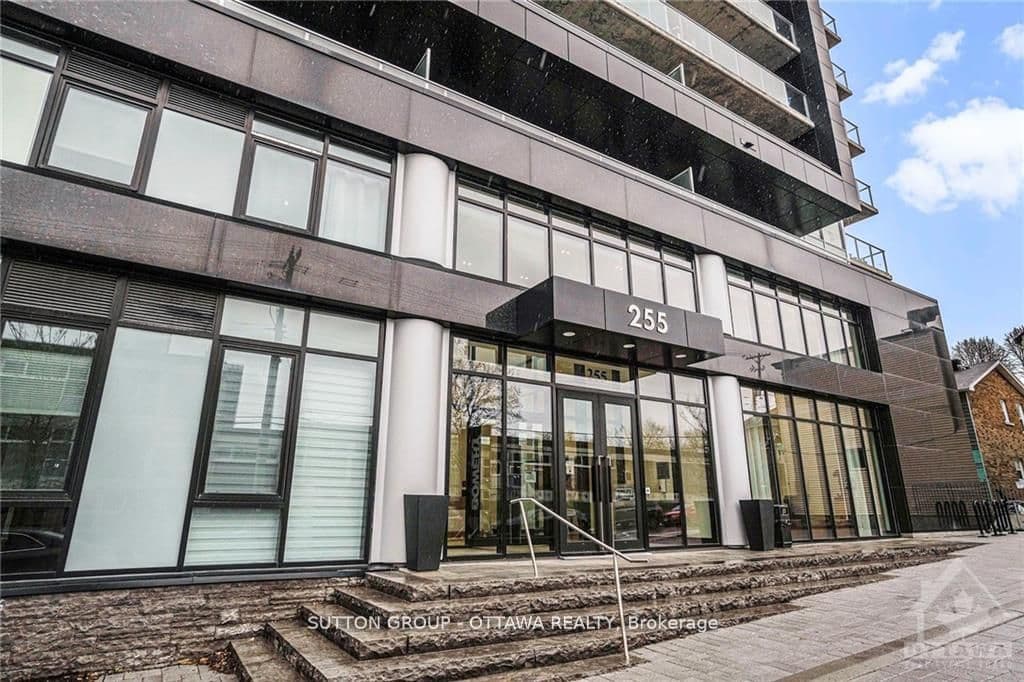 #208 255 Bay Street