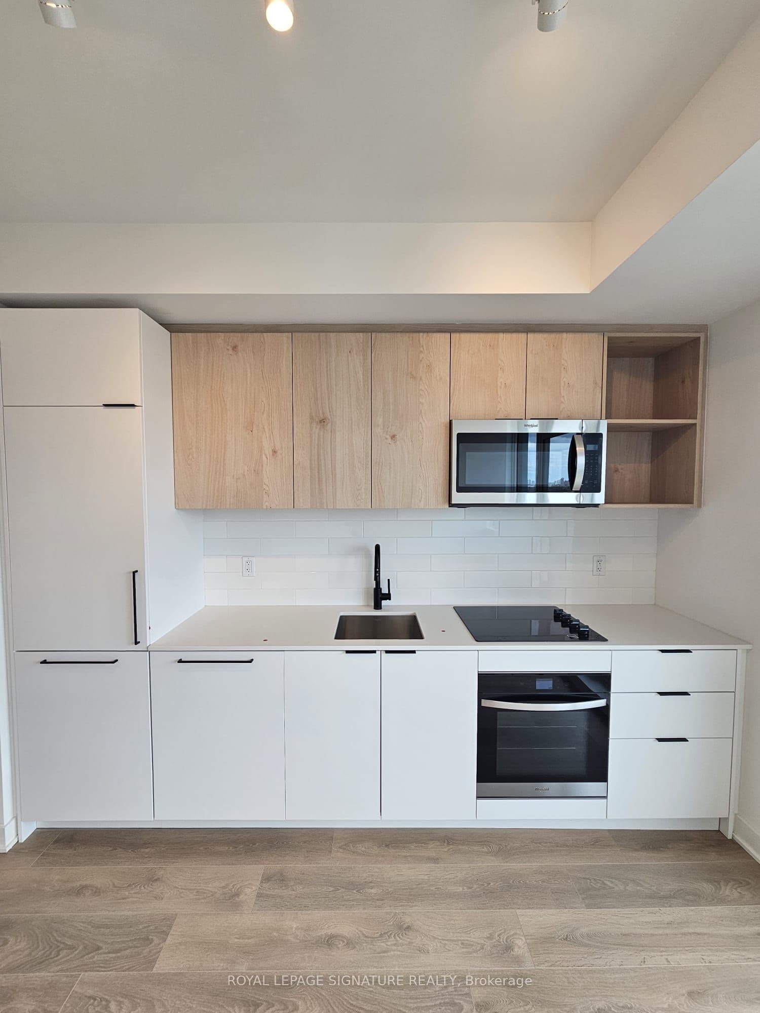 #1911 1185 Dupont Street